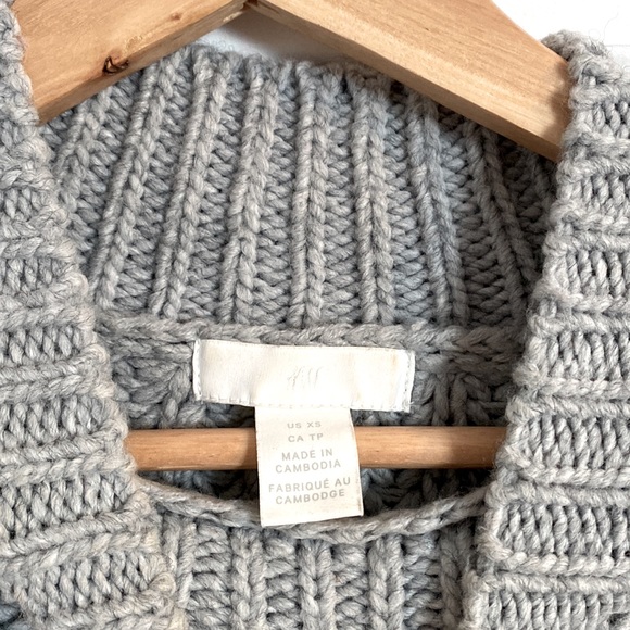H&M Knit Sweater - Picture 3 of 3